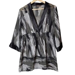 Jessica black white lightweight blouse  elastic hem